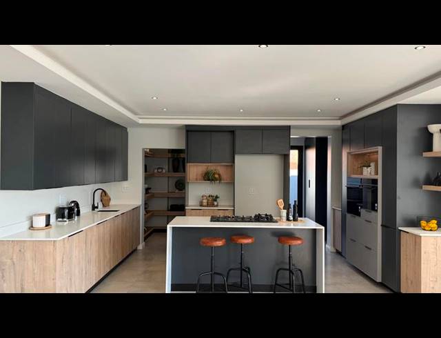 4 BEDROOM HOUSE FOR SALE IN FOUNTAINBROOK ESTATE